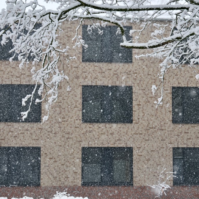 Fassade des GB-Riegels (vergrößerte Bildansicht wird geöffnet)